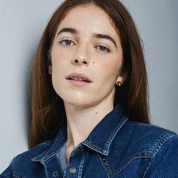 Valentina Romani 飾演 Anita Spelta