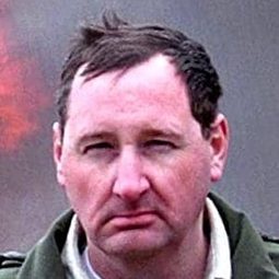 Jeff Burr - 絞肉機復活人演員 飾演Lawnmowing Man