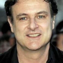 Bruno Chiche 飾演 Charles