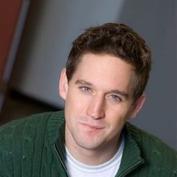 Eric Riedmann - 戀愛新世紀演員 飾演Audio Visual Guy