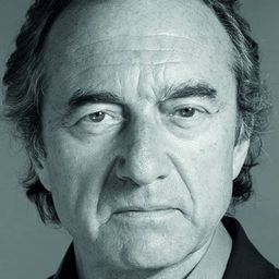 George Irving 飾演 Ramirez