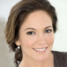 戴安·蓮 - 狠將奇兵演員 飾演Ellen Aim