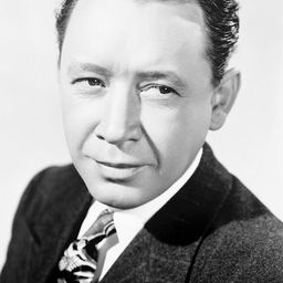 Eddie Acuff 飾演 Lineman