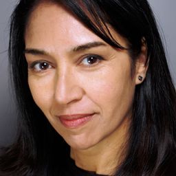 席塔·印德拉尼 飾演 Doctor Susan Roberts