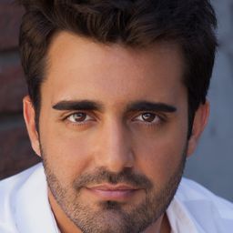 阿德里安·努涅茲 飾演 Brendon