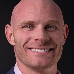 Alexander Frekey - 捍衛任務演員 飾演Alexander