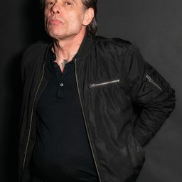 Mex Schlüpfer 飾演 Buddy Viktor