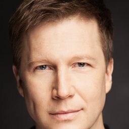 Noel Johansen 飾演 Mark