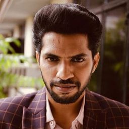 馬努吉·夏馬 飾演 Ranjeet