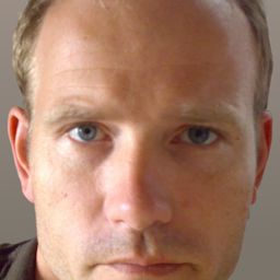 Ben Pullen 飾演 Marine Sergeant