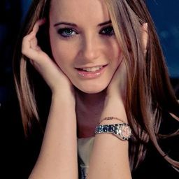 安娜塔莉亞·沙迪科娃 飾演 Strawberry