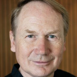 Harald Burmeister 飾演 Rektor