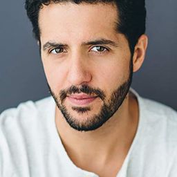 Zach Smadu - 相信我：麗莎·麥克維綁架案演員 飾演Officer Gibbons