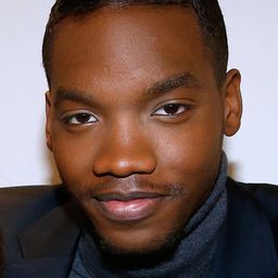 Ahmed Dramé 飾演 Malik