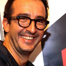 Cyrille Eldin 飾演 Paul