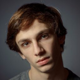 安東尼奧哈達德 飾演 Antonino (Jovem)