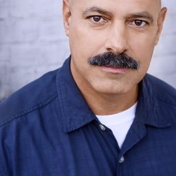 Pablo Espinosa 飾演 Mike (voice)