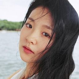 Ren Luyao 飾演 翟莉（小梅）