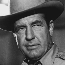 Clark Howat 飾演 Government Agent