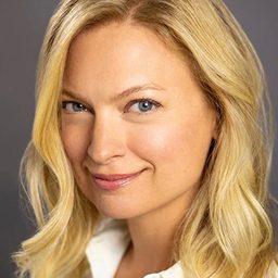 Nicole Forester 飾演 Genevieve Martin