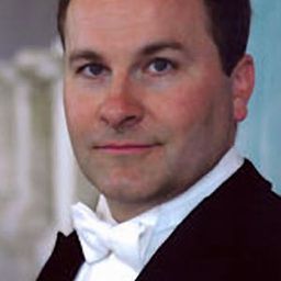 Kevin Conners 飾演 Rodolphe