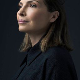 Maria Pia Calzone 飾演 Ninella