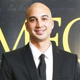 KC·蒙特洛 飾演 