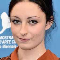 艾瑞兒·荷姆斯 飾演 Pagan