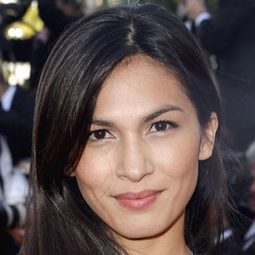 艾洛蒂袁 飾演 Amelia Roussel