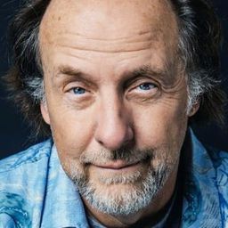 Tony Pasqualini 飾演 Professor Graves