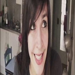 Eugénie Ravon 飾演 Hélène