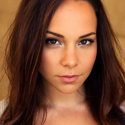 狄娜·卡普蘭 飾演 Abigail Armstrong