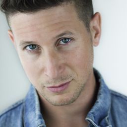 Morgan West 飾演 Rick Sullivan