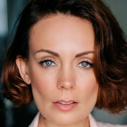 Kate Elliott - 無人諦聽演員 飾演Lisa Burchall