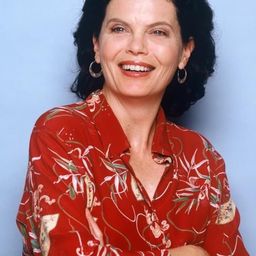 Amy Holden Jones - 不道德的交易編劇