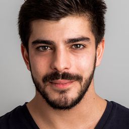 Adrián Lamana 飾演 Gálvez