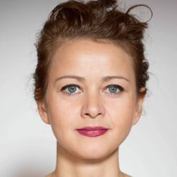 Francesca Tomassoni - 逆時追兇演員 飾演Tesla Woman