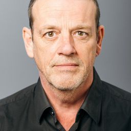 Kees Prins 飾演 Zakenman 2