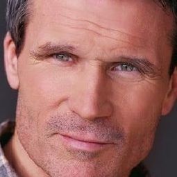 肯特謝里登 - 愛的色彩演員 飾演Michael Sheenan