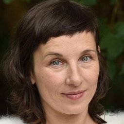 瑪瑞·貝克 飾演 Rumpelstilzchen