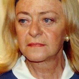 Leina Krespi 飾演 Das Dores