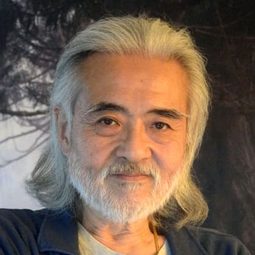 Masayuki Yui 飾演 Narrator