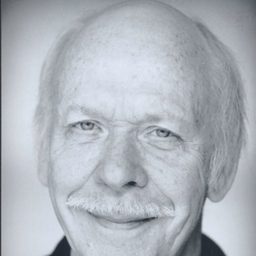 Brian Murphy 飾演 Peter