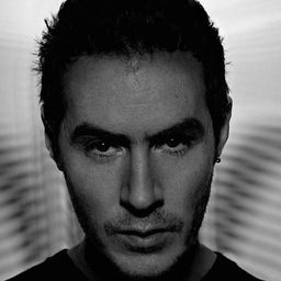 Robert del Naja 飾演 Self