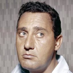 阿爾貝托·索迪 飾演 Merchant of children