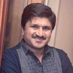 Rocket Raghava 飾演 