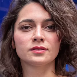 Pegah Ahangarani 飾演 Mitra