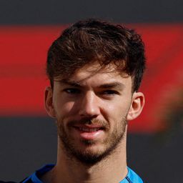 皮耶·蓋斯利 飾演 Self - Contestant