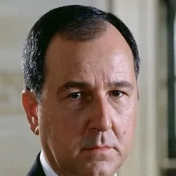 布魯諾·柯比 - 我為君狂演員 飾演Kiddie Arcades Manager