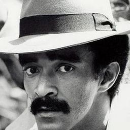 Marcus Vinícius 飾演 